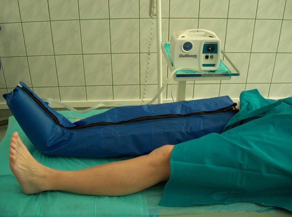 Fot. 6. Sekwencyjny masaż pneumatyczny (archiwum własne autorki)